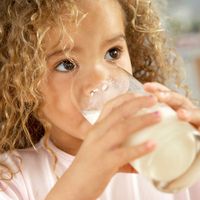 Expertenrat: Gentechnikfreie Milch für Kinder
