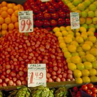 Verbraucher kaufen Lebensmittel nach dem Preis